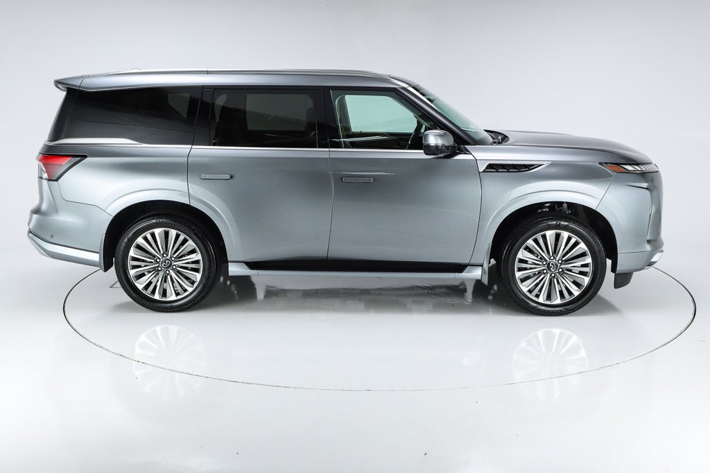 2027 INFINITI QX80 LUXE