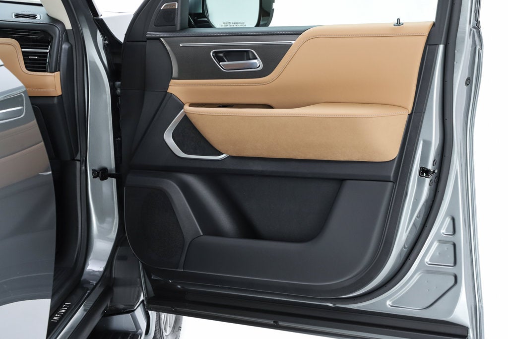 2027 INFINITI QX80 LUXE