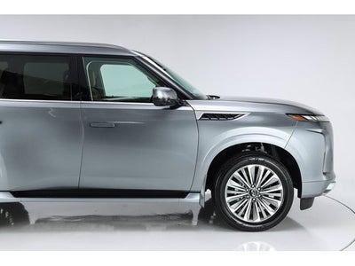 2027 INFINITI QX80 LUXE
