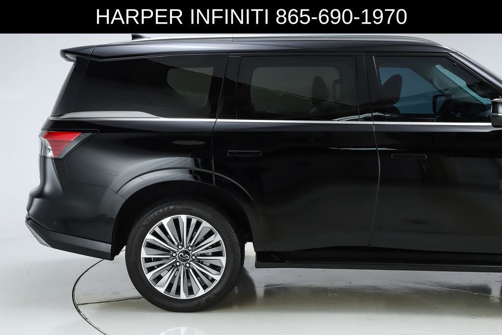 2025 INFINITI QX80 LUXE