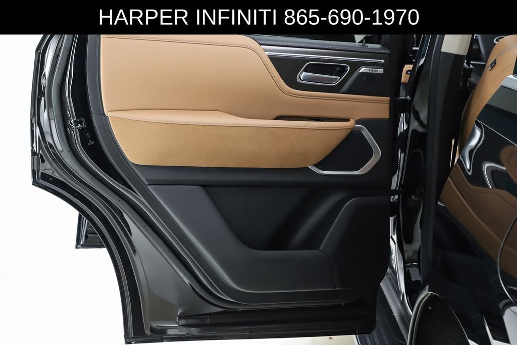 2025 INFINITI QX80 LUXE