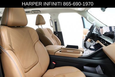 2025 INFINITI QX80 LUXE