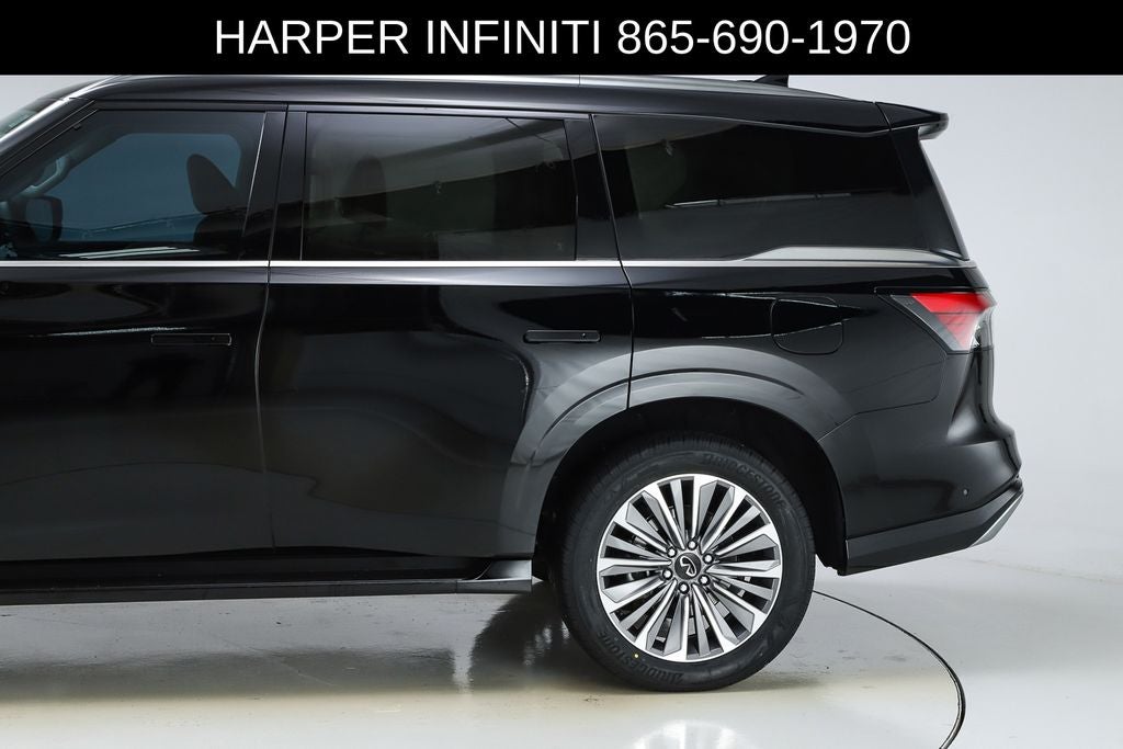 2025 INFINITI QX80 LUXE
