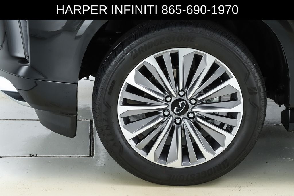 2025 INFINITI QX80 LUXE