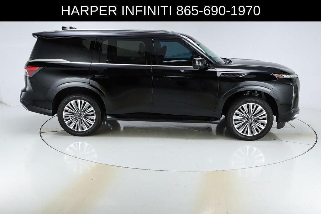 2025 INFINITI QX80 LUXE