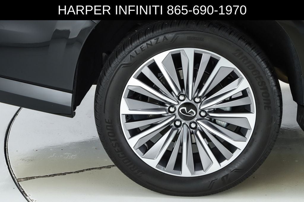 2025 INFINITI QX80 LUXE