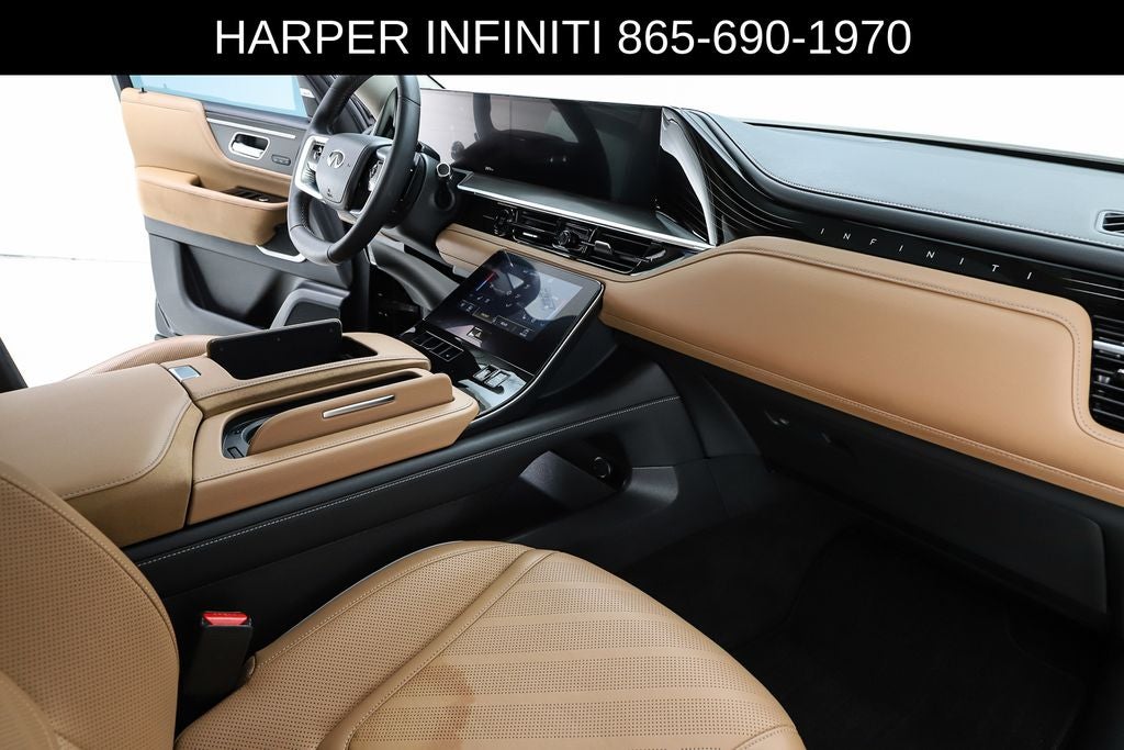 2025 INFINITI QX80 LUXE