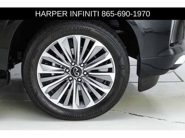 2025 INFINITI QX80 LUXE