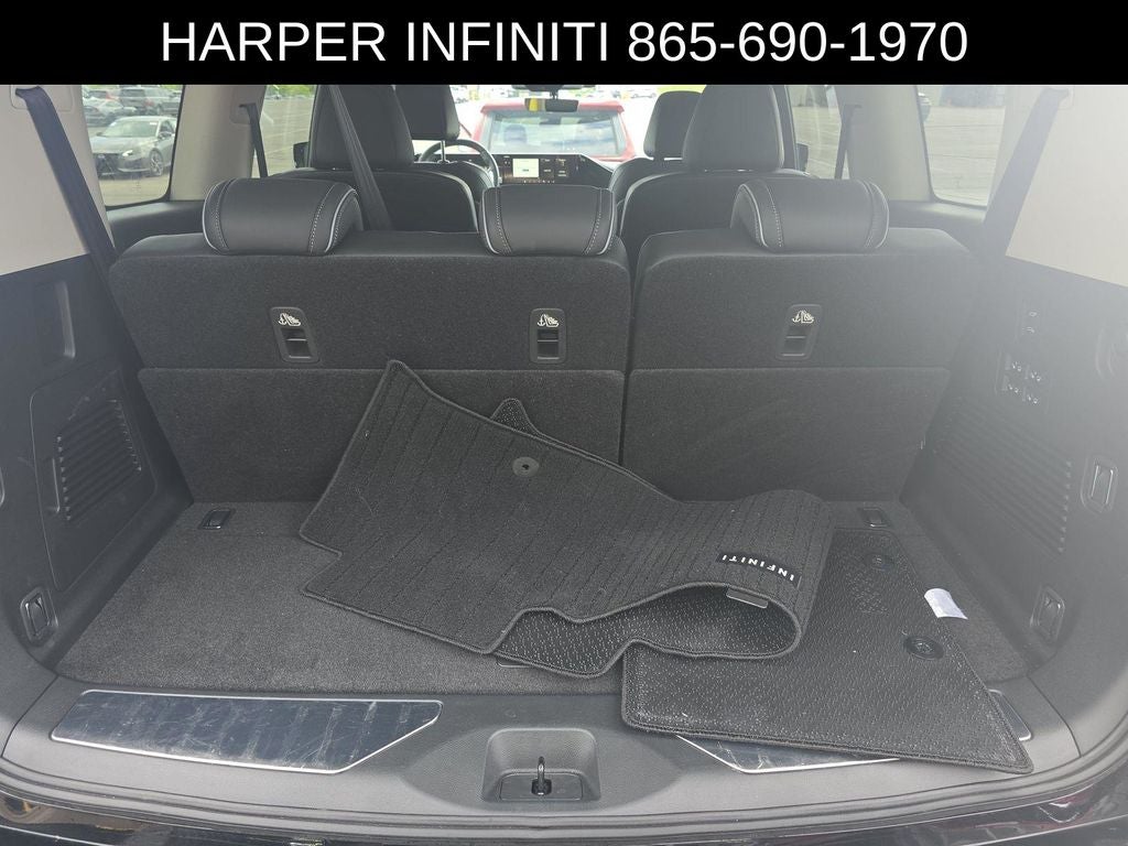 2025 INFINITI QX80 LUXE