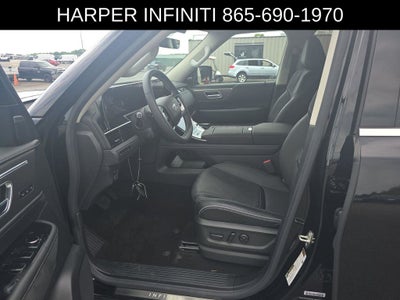 2025 INFINITI QX80 LUXE