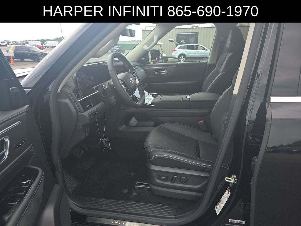 2025 INFINITI QX80 LUXE