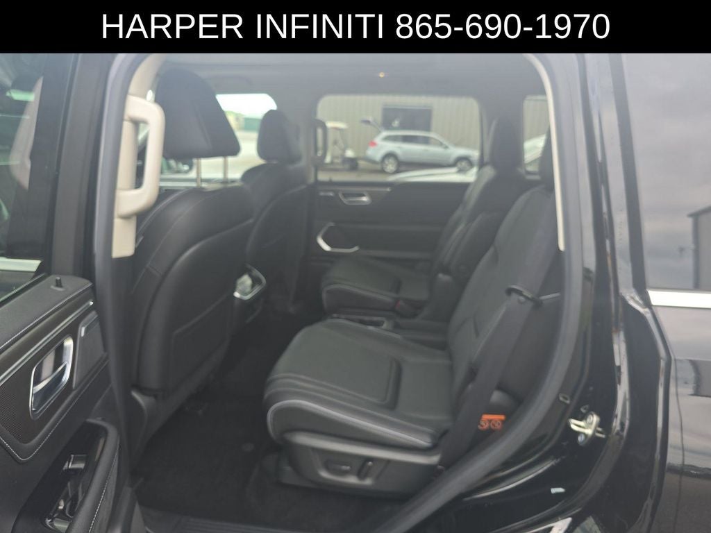 2025 INFINITI QX80 LUXE