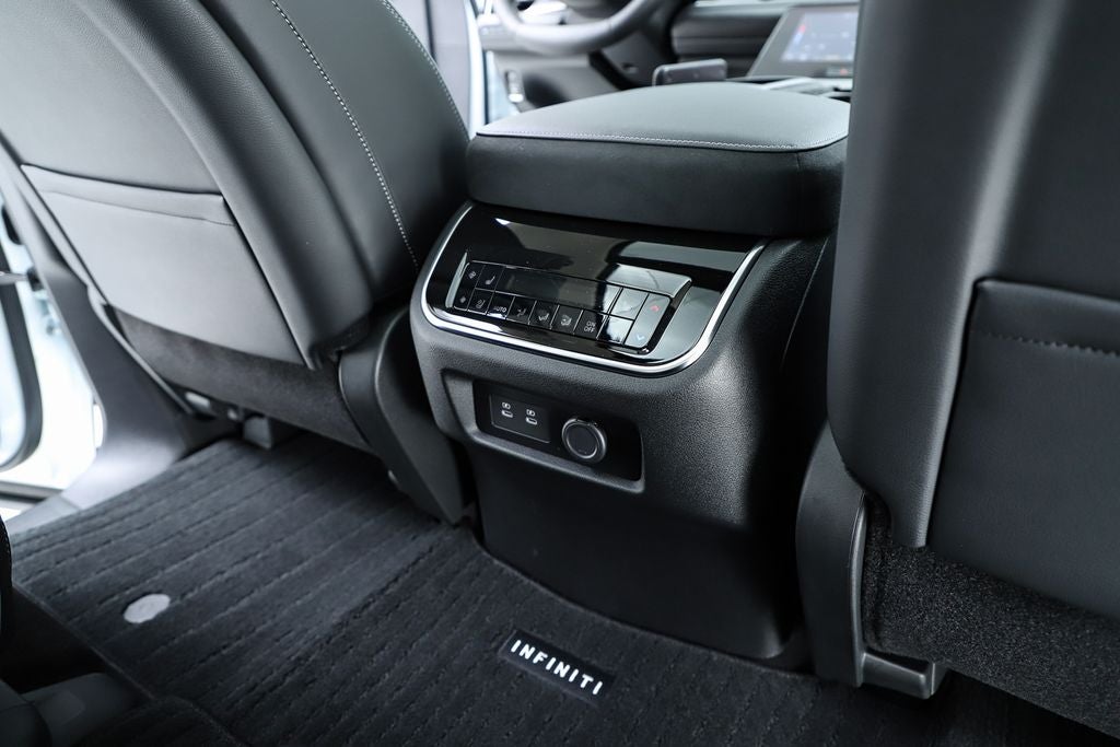 2026 INFINITI QX80 LUXE