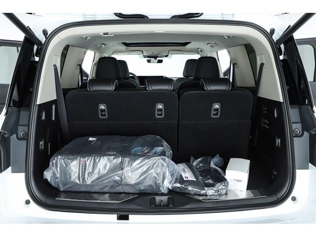 2026 INFINITI QX80 LUXE