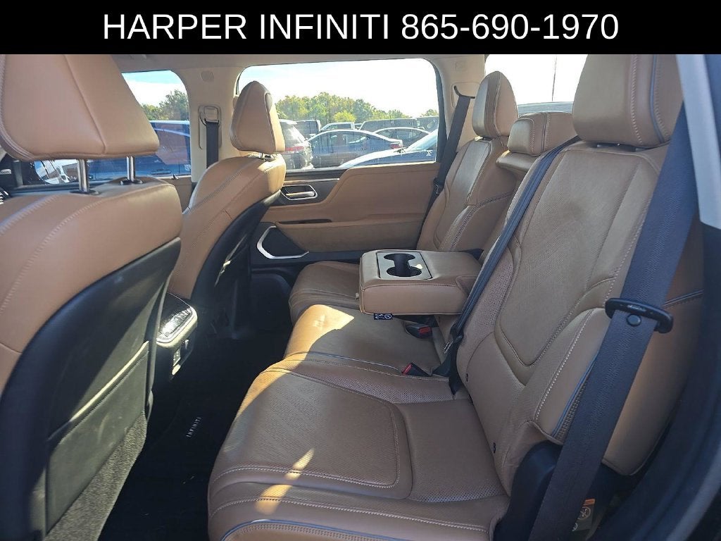 2025 INFINITI QX80 LUXE