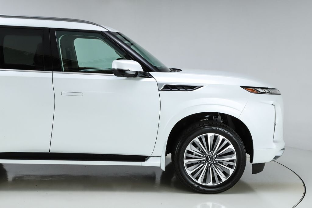 2026 INFINITI QX80 LUXE