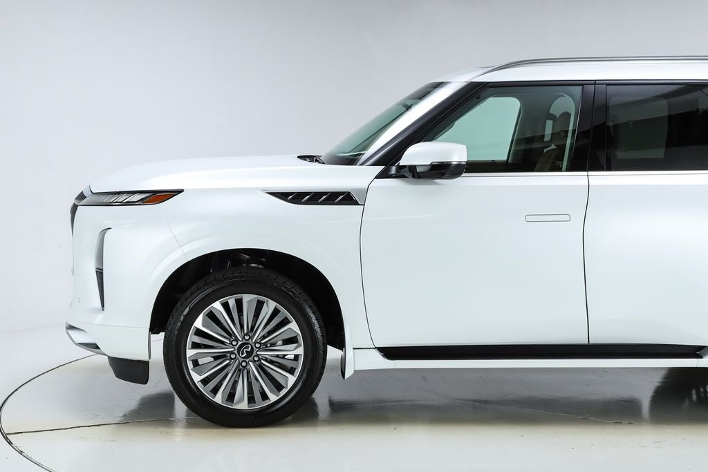 2026 INFINITI QX80 LUXE