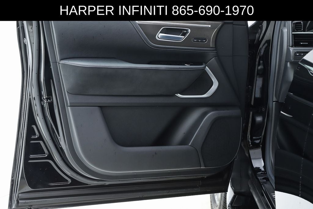 2025 INFINITI QX80 LUXE