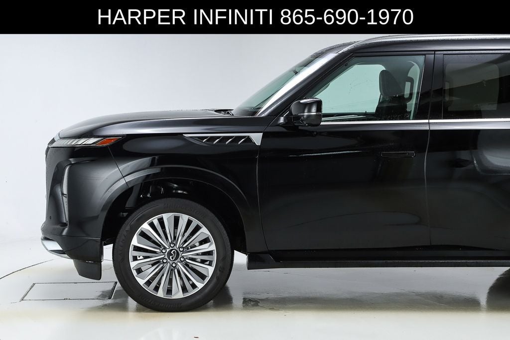 2025 INFINITI QX80 LUXE