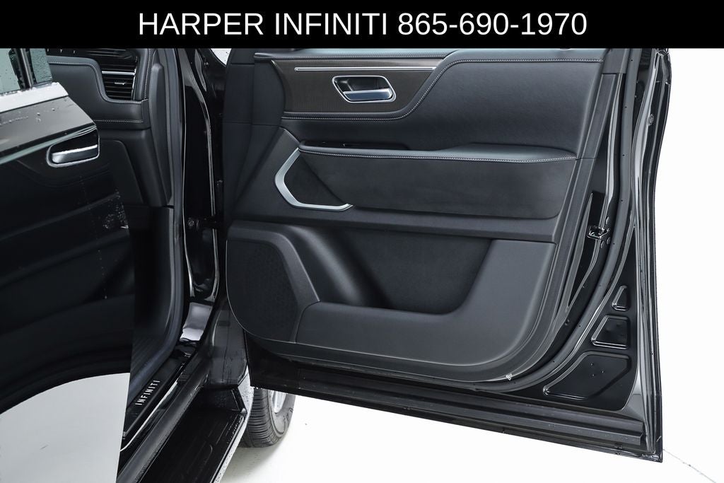 2025 INFINITI QX80 LUXE