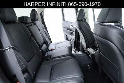 2025 INFINITI QX80 LUXE