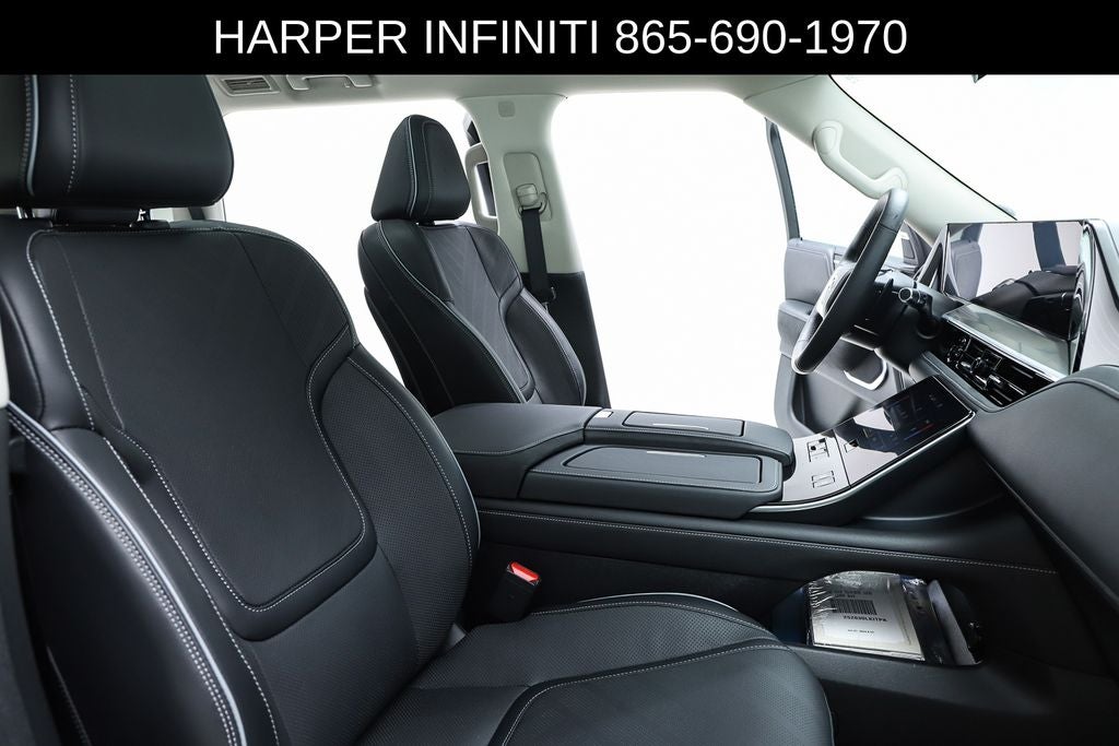 2025 INFINITI QX80 LUXE