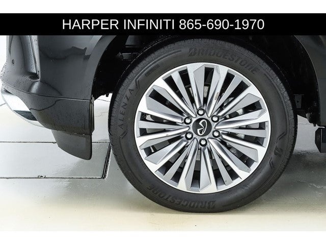 2025 INFINITI QX80 LUXE