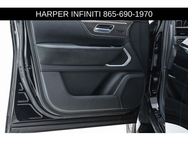 2025 INFINITI QX80 LUXE