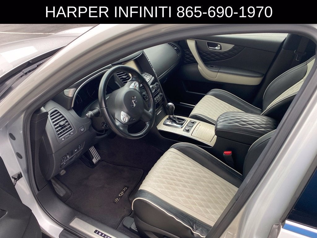 2017 INFINITI QX70 Base