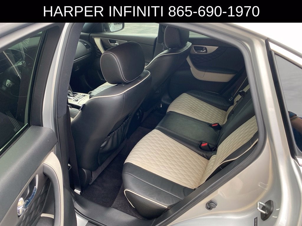 2017 INFINITI QX70 Base