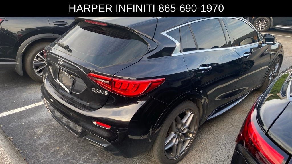 2017 INFINITI QX30 Sport