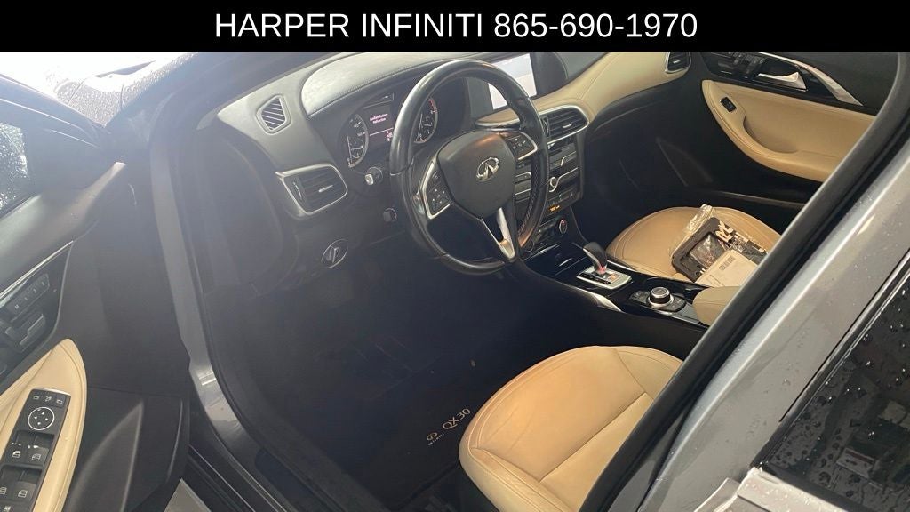 2018 INFINITI QX30 Luxury